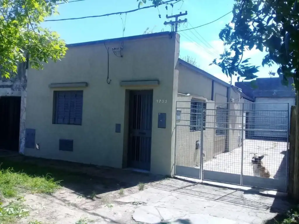 Deposito en venta - 2 dormitorios 2 baños 2 cocheras - 280mts2 - La Plata