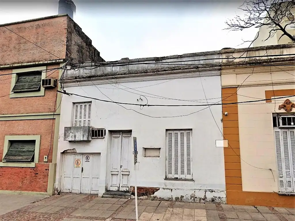 Casa ideal para reciclar o para emprendimiento de edificio