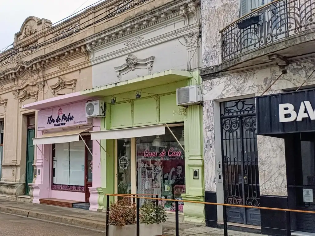 Casa Señorial. Locales, construcción para reciclar.