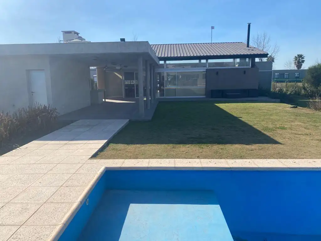 Casa en Venta en Barrio Cerrado Puerto Roldán