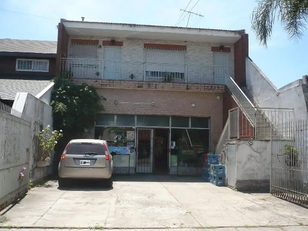 Venta Local, Deposito y vivienda en Ituzaingo