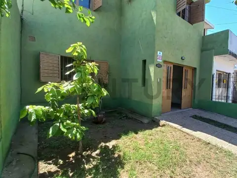 Venta de Casa 4 DORM. APPTO en Barrio Juan B Justo, Cordoba