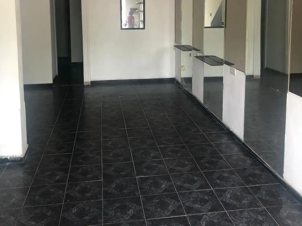 Local Comercial en Alquiler Sobre Avenida Mitre en Sarandi