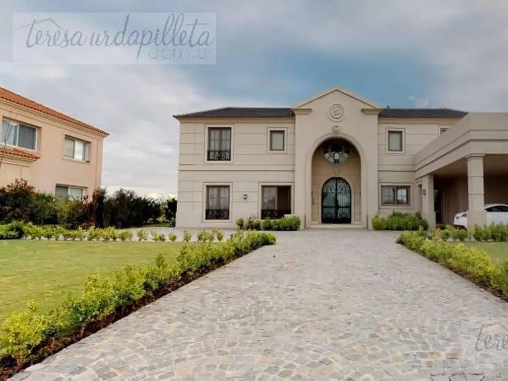 Casa Sobre el golf con vista abierta