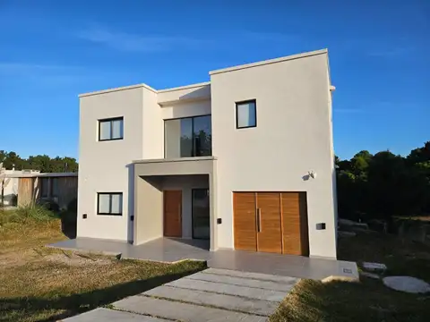 Casa a la Venta Senderos IV Lote 201