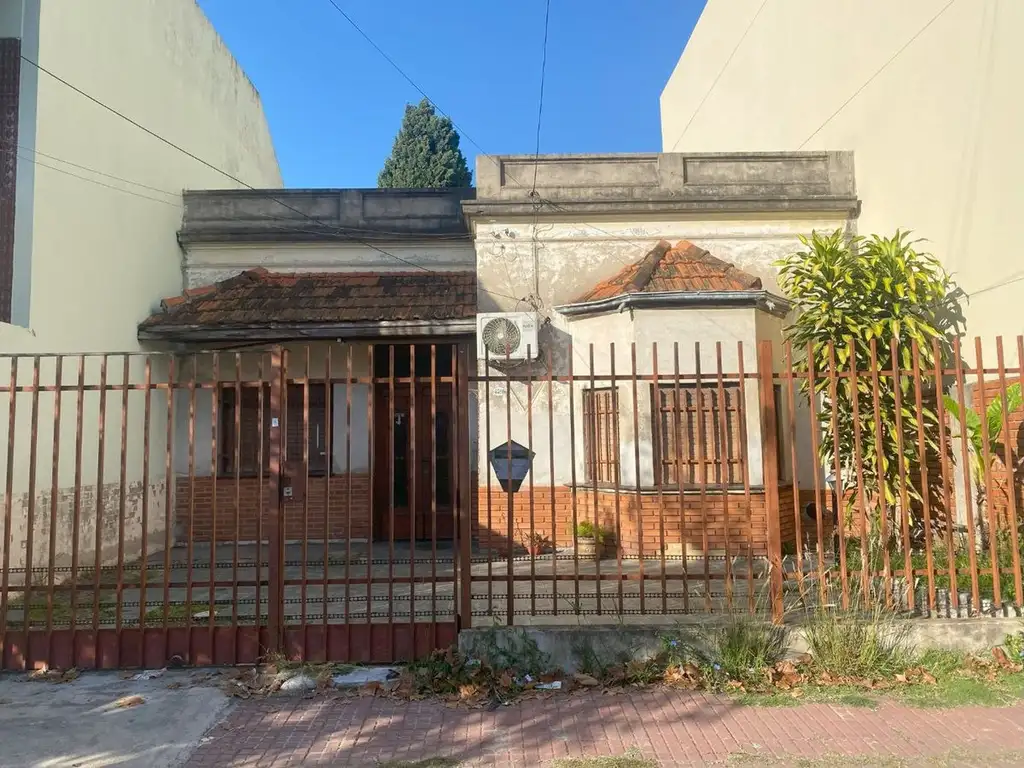 VENTA Casa chorizo a Refaccionar Santos Lugares