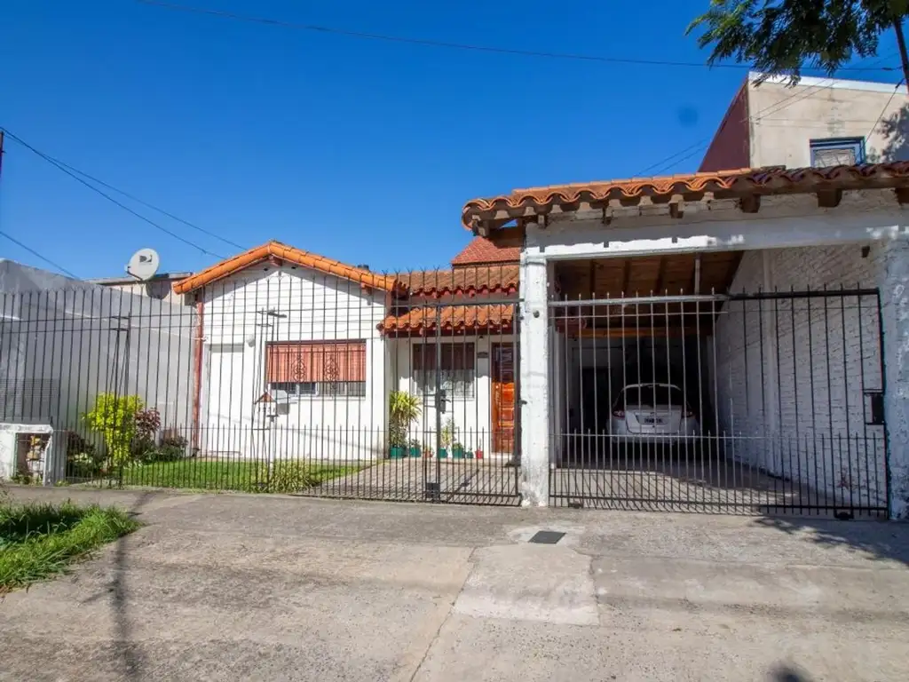 VENTA - CASA - WILDE - GRAL. PIRÁN AL 1200