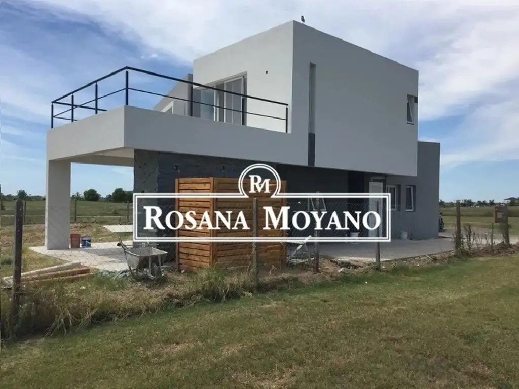 Venta - Casa - Vista al Golf - Pileta - 2 Plantas - El Canto