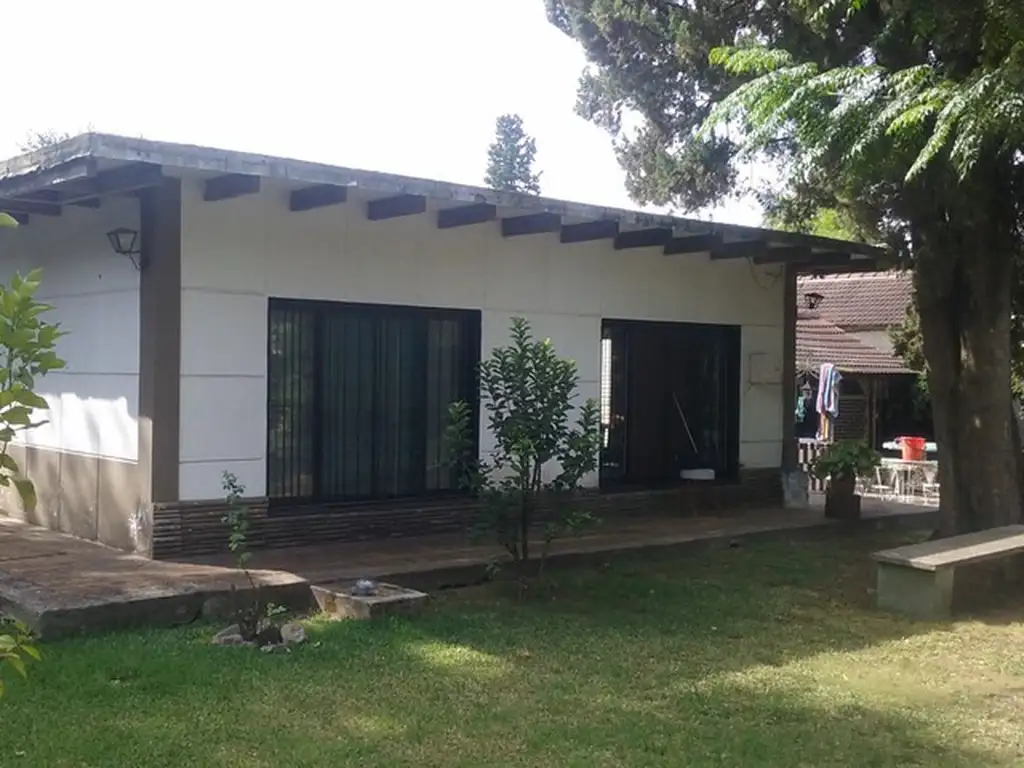 GRAN QUINTA CON PISCINA, QUINCHO Y PARRILLA EN SOURIGUES U$S 295000.-