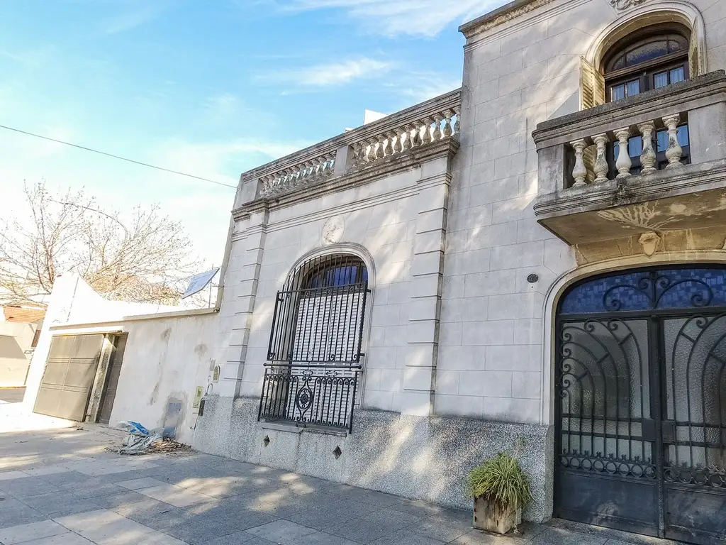 Casa Chalet  en Venta en Villa Luro, Capital Federal, Buenos Aires