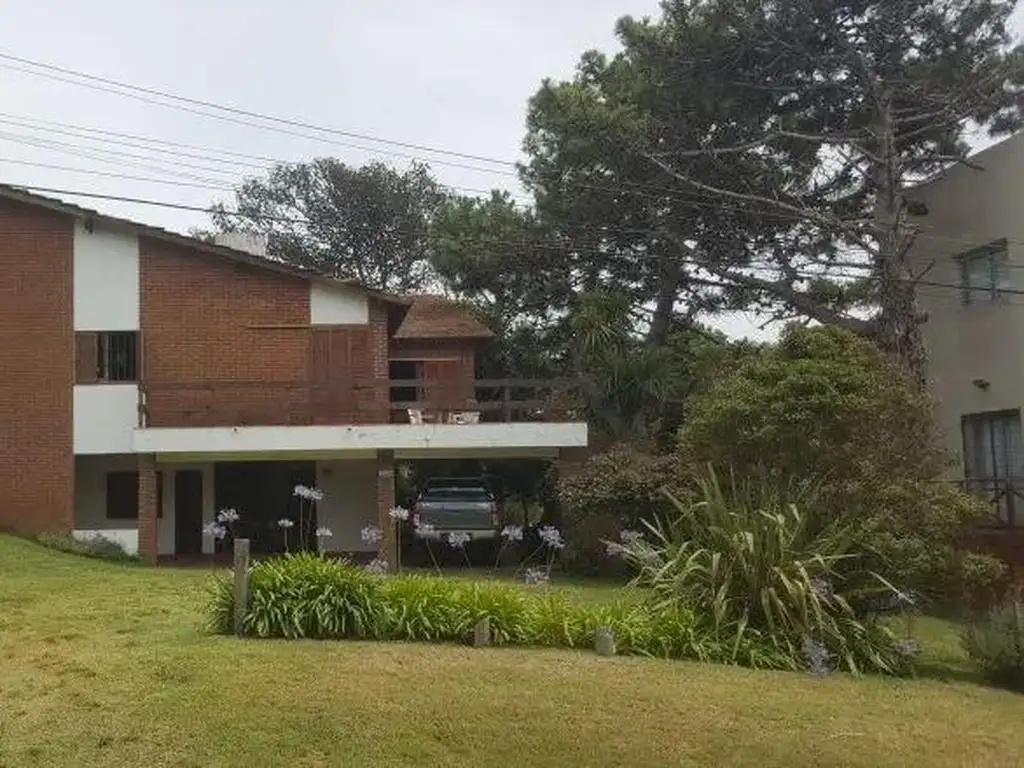 Casas en venta - 6 dormitorios 4 baños - Cochera - 400mts2 - Ostende, Pinamar