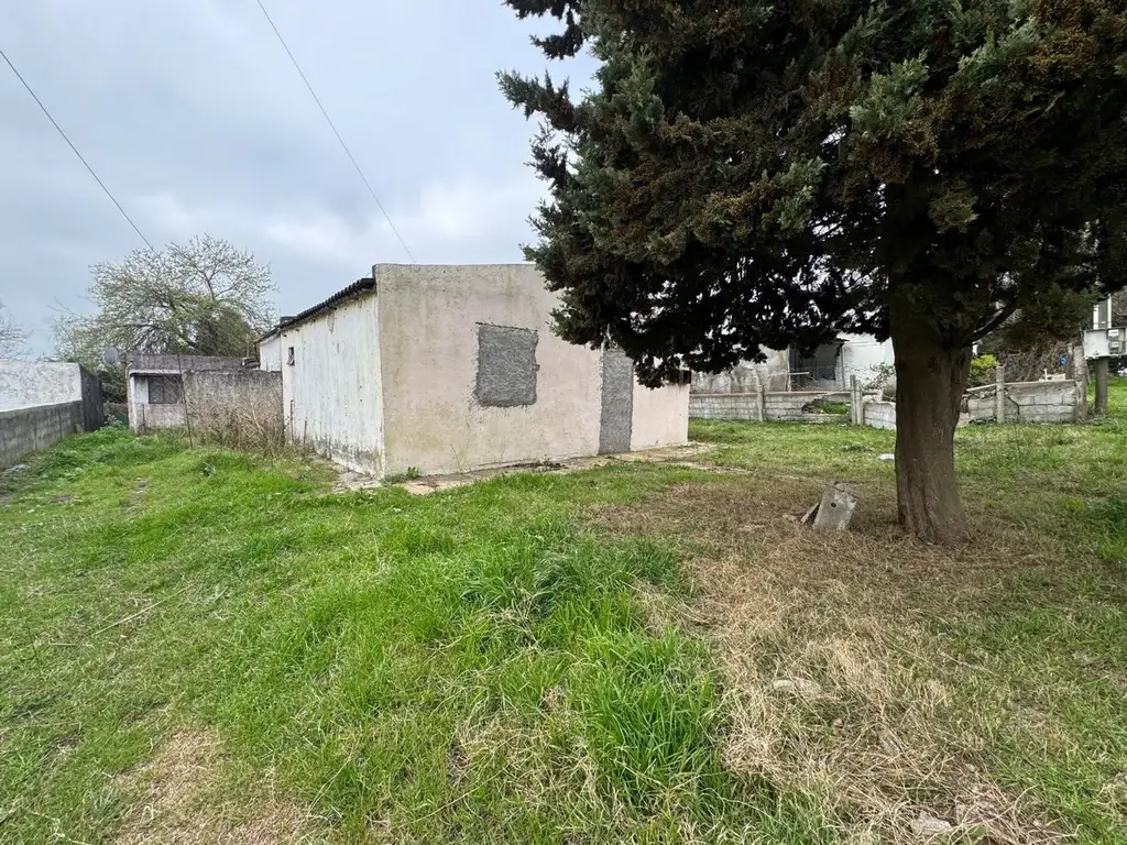 Venta 4 casas con terreno para renta en Pando