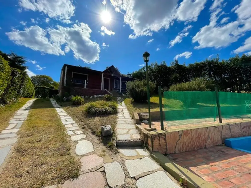 Casa y complejo de cabañas en venta en Huerta Grande