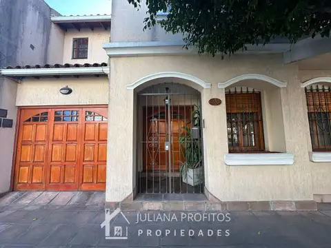 Venta casa 5 ambientes con patio y terraza