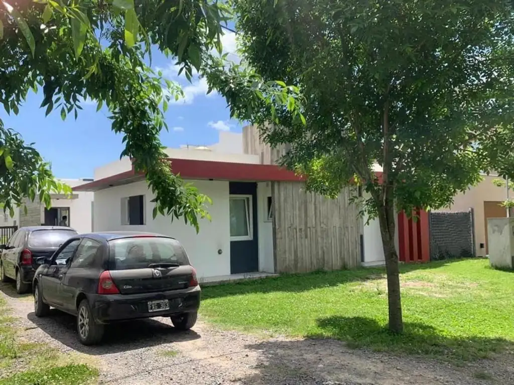 VENTA CASA Calle 476 y 132 bis - B° Cerrado 