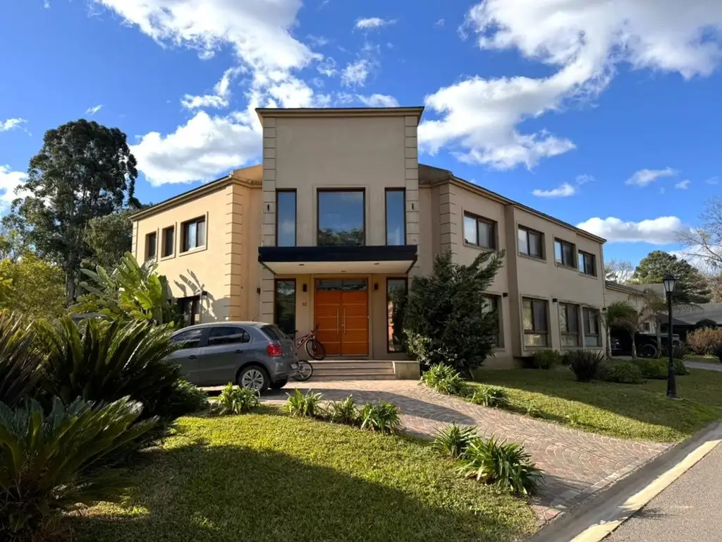 Venta casa de 7 amb en Fincas el Lago Escobar