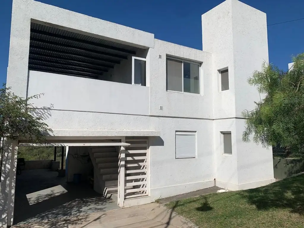 VENTA CASA EN LA CALERA- TERRAZAS DE LA ESTANZUELA