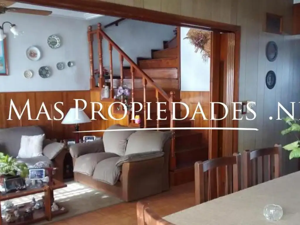 Casa en venta en Quilmes 5 ambientes