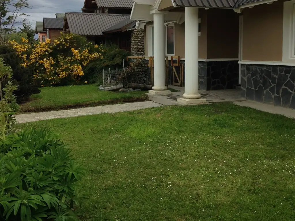 EN VENTA CASA  EN CLUB DE CAMPO - APTA CREDITO