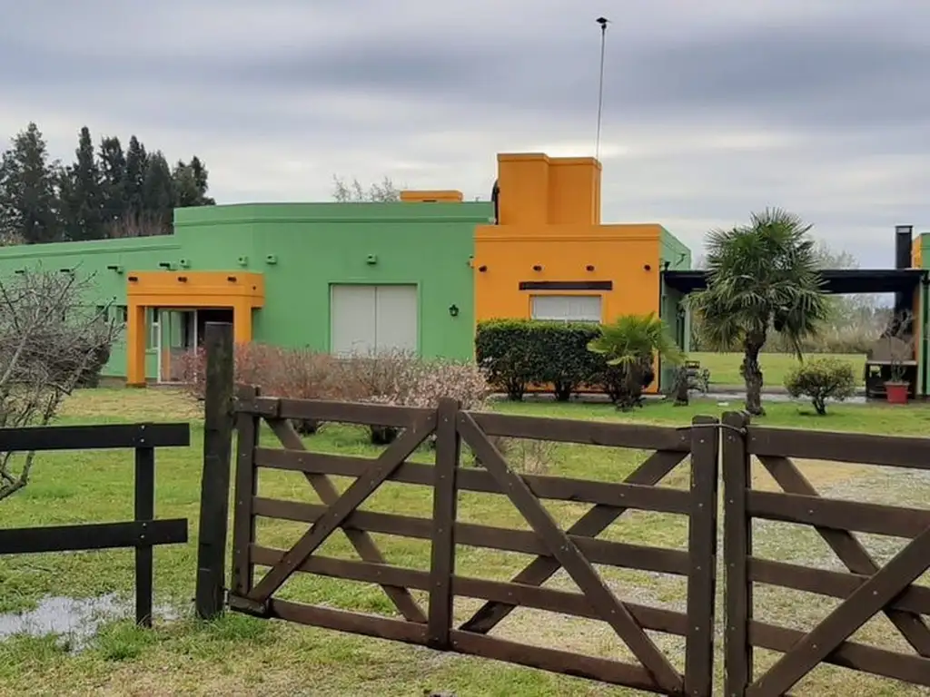 VENTA CASA ESTANCIA LAS LILAS CHACRAS DE CAMPO