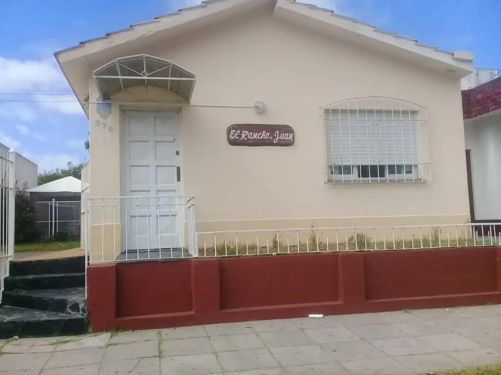 Casa en venta - 3 dormitorios 2 baños - 200mts2 - Mar Del Tuyú