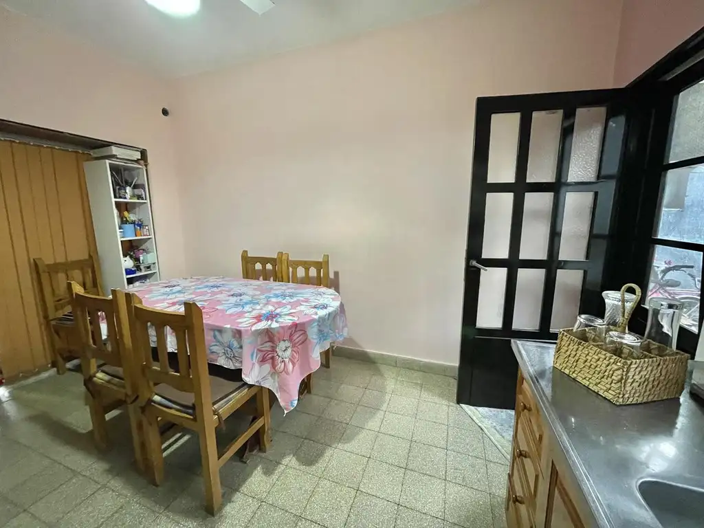 Venta casa interna tres dormitorios barrio Triángulo