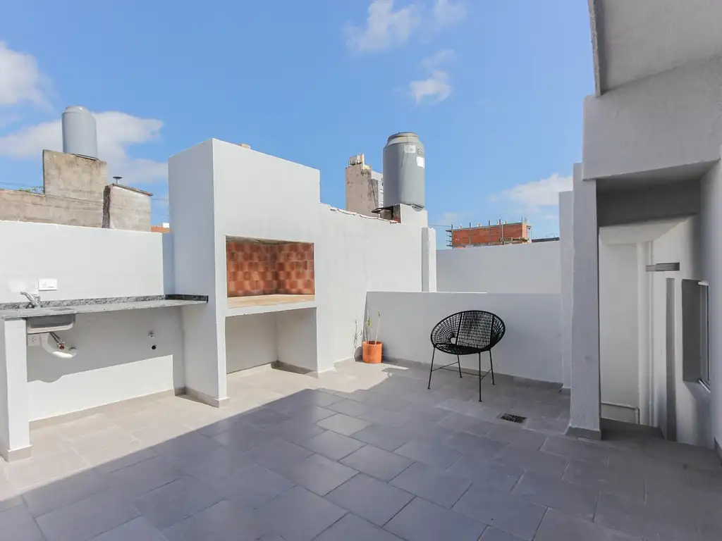 Venta PH 4 ambientes en Paternal con patio y terraza