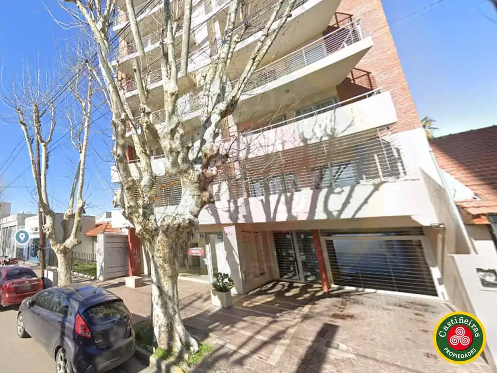 Venta - DEPARTAMENTO 2 AMB. con Balcon y Cochera TECHADA - Apto Credito   Amueblado