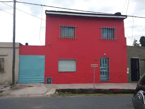 Venta/permuta casa en barrio Triangulo