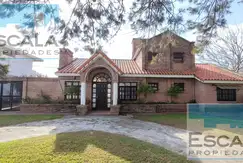 Casa en  Alquiler con pileta y jardin aldea san eduardo