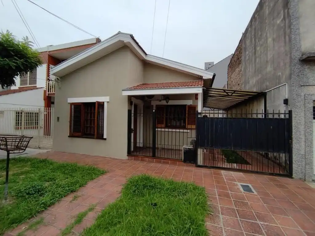 Venta Casa en Lote propio 3 ambientes, escucho ofertas!