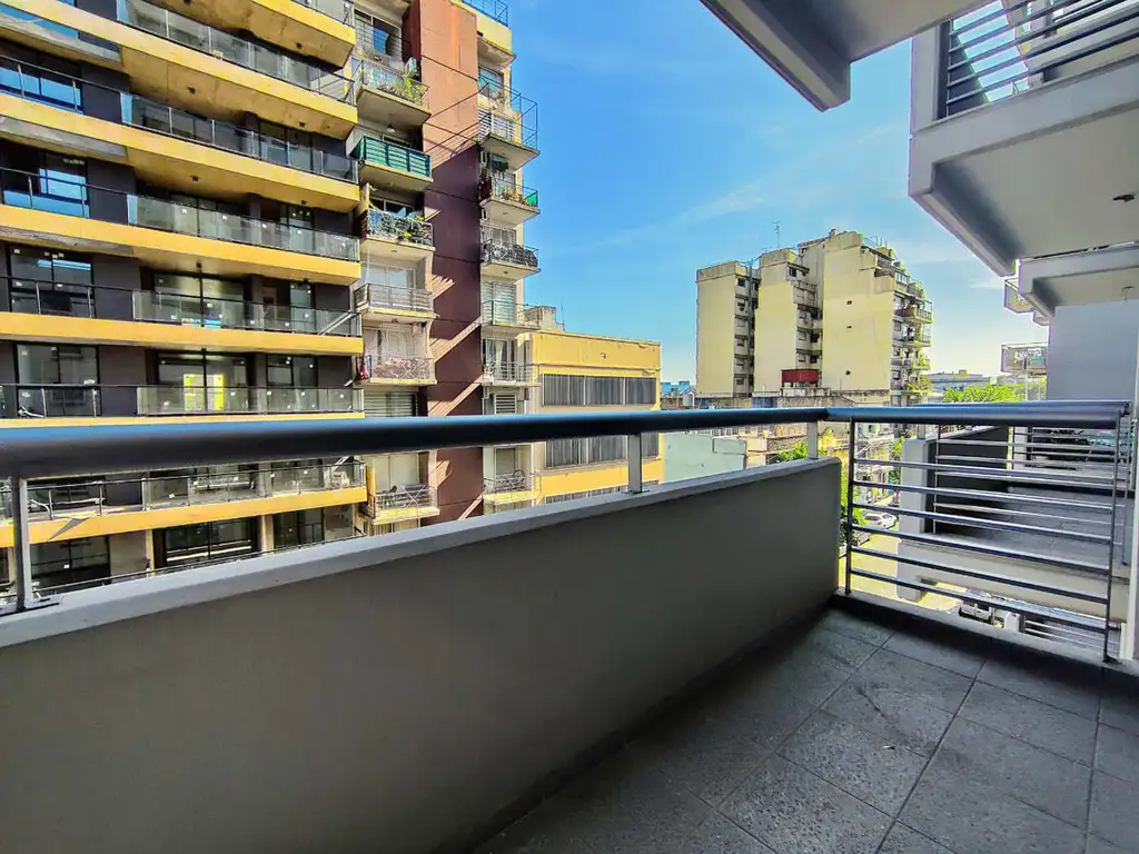 Venta 3 amb Balcon Torre de Categoria en Barracas