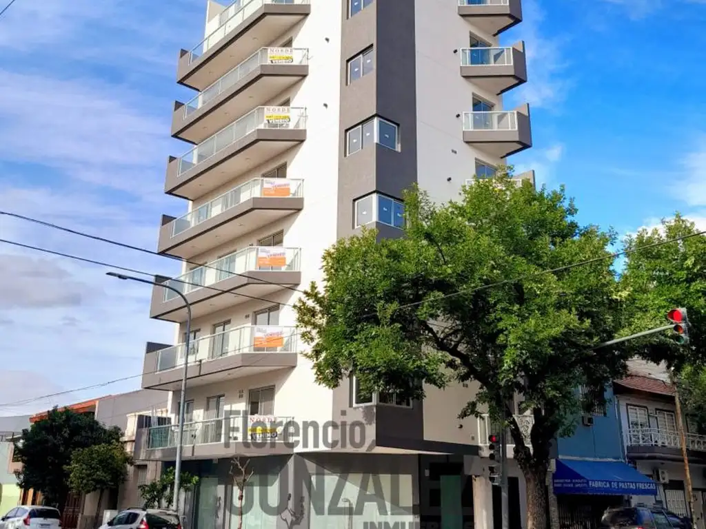 LOCAL COMERCIAL EN ESQUINA A METROS DE AV. J B ALBERDI