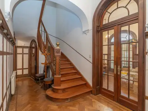 VENTA CASA HISTORICA CON TERRAZA Y PARRILLA