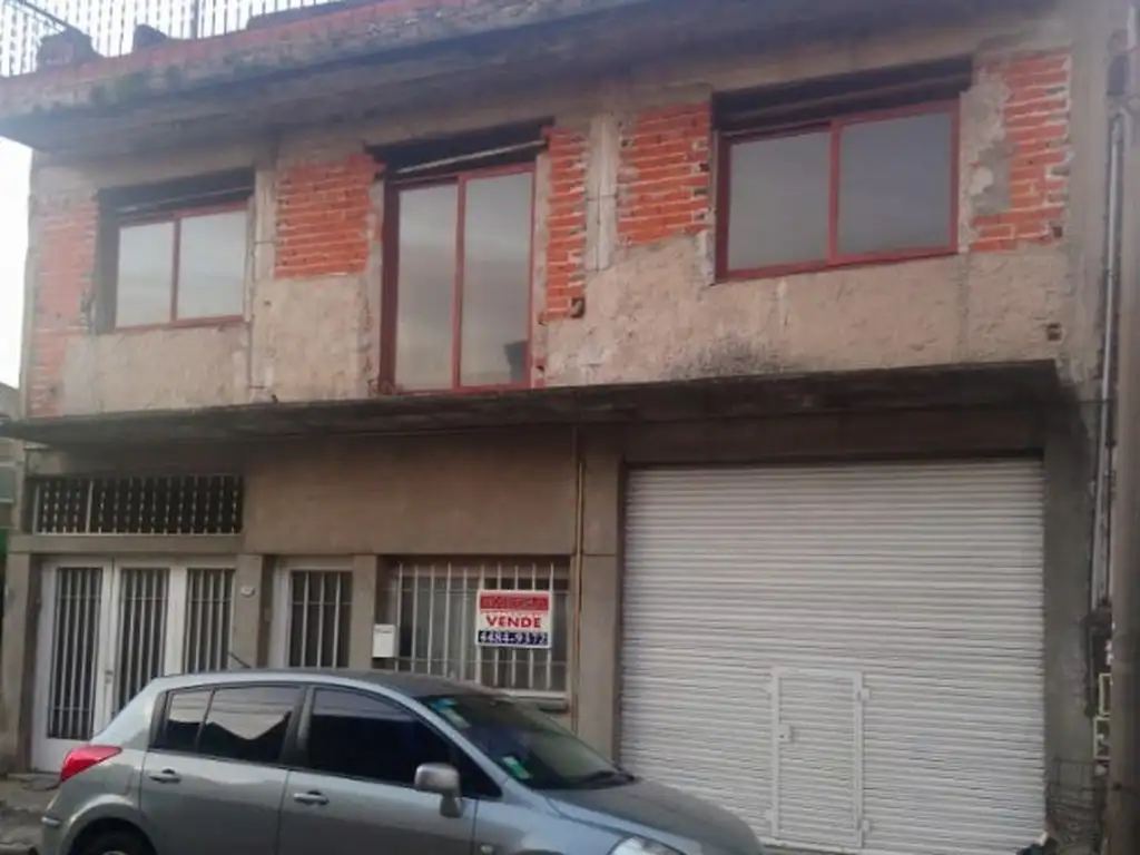 CASA EN 2 PLANTAS, PB A MODERNIZAR Y PA A TERMINAR S/LOTE 10 M. X 20.25 M, OPORTUNIDAD! CONSULTE!