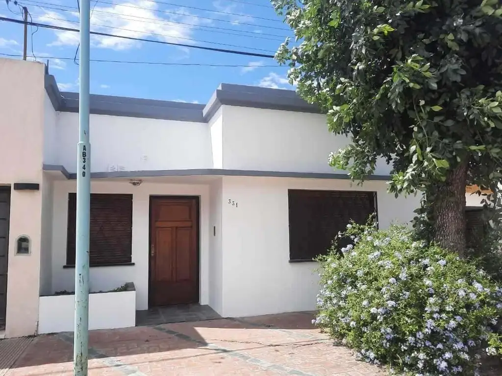 Casa en venta - 2 Dormitorios 2 Baños - 314Mts2 - Chivilcoy