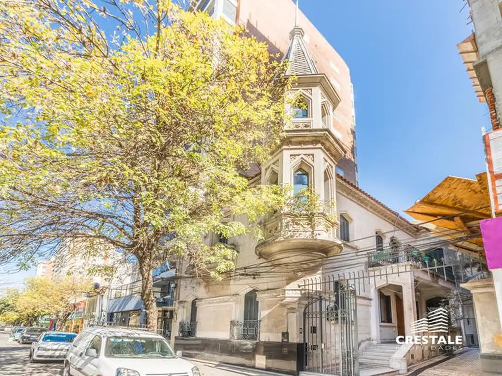 Venta Casa 4 dormitorios con jardin - Centro, Rosario, Santa Fe.