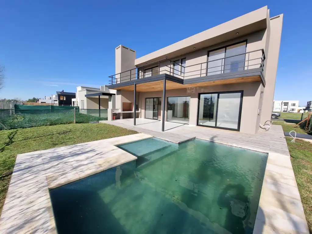 Venta Casa con Piscina en Vila Marina II Villanueva Tigre