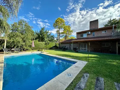 Casa con piscina en Matheu