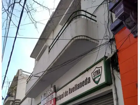 AMPLIA CASA 2 PLANTAS EN AVELL. CENTRO IDEAL USO COMERCIAL