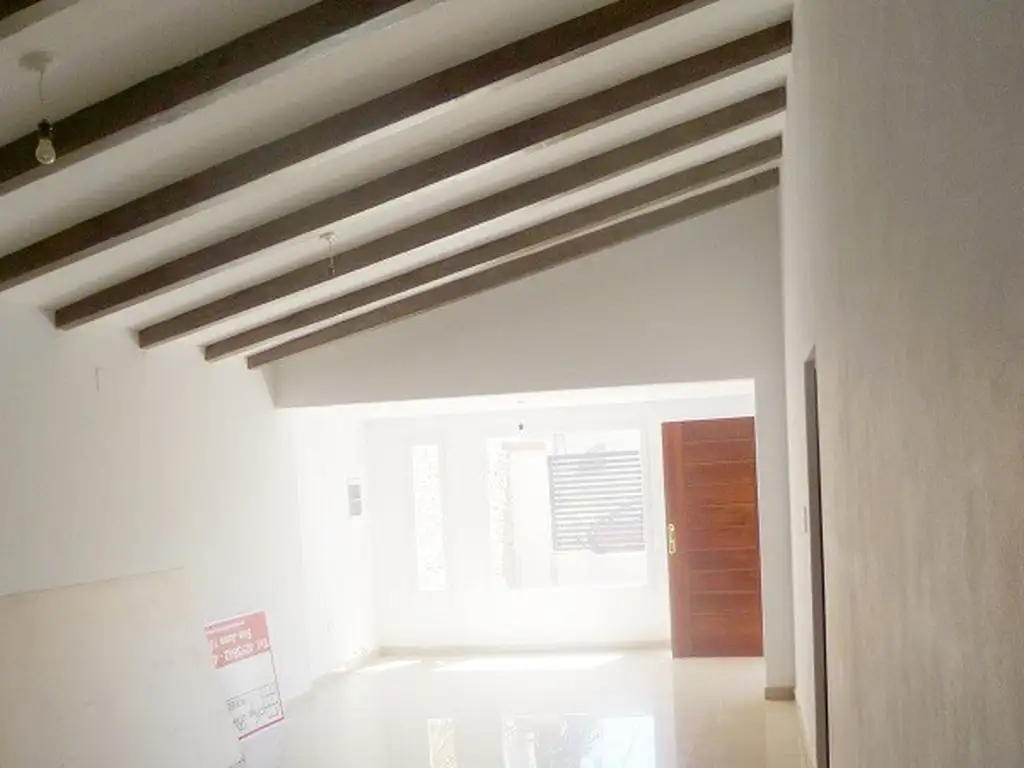 HERMOSA CASA EN VENTA Con renta En Martin Rodriguez N 50