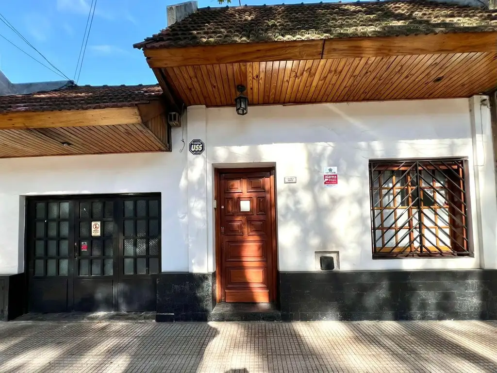 Hermosa casa 4 amb. C/Garaje, pileta y parrilla