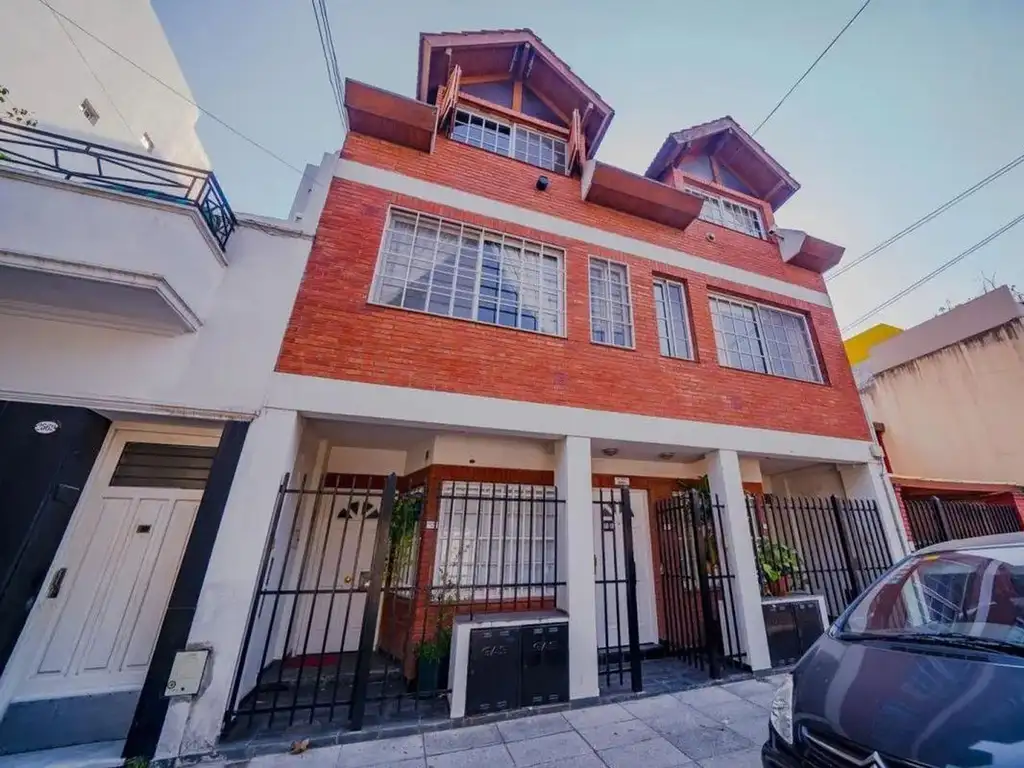 Venta PH 3 ambientes con terraza en Parque Chas