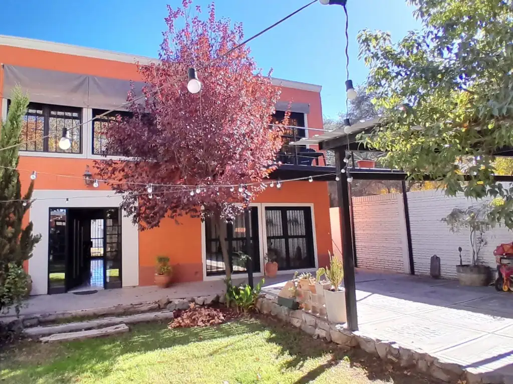 VENTA CASA IDEAL-CLLE BUSQUETS-LA COLONIA-JUNI-MZA