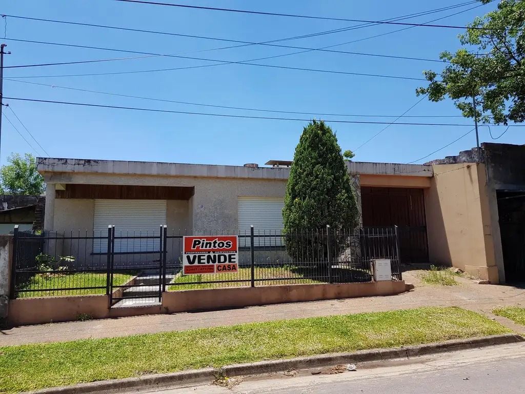 Casa sobre Moreno, centro de la ciudad de SAN JOSE. ENTRE RIOS.