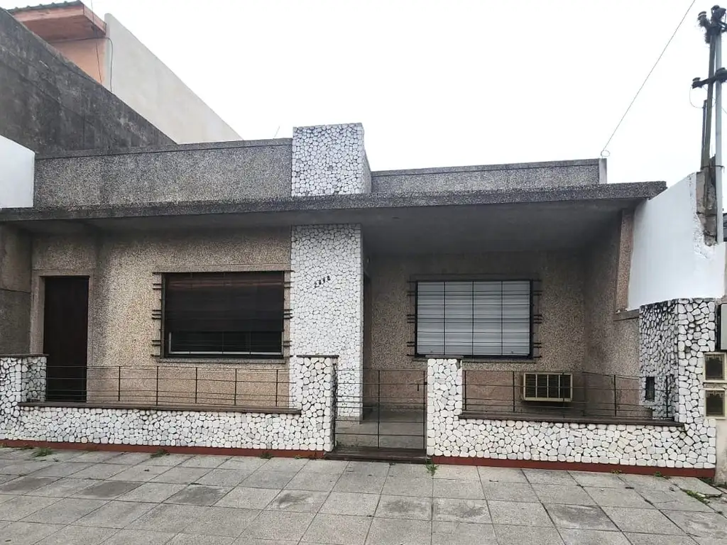 CASA EN ALQUILER AYOLAS 2800 SARANDI