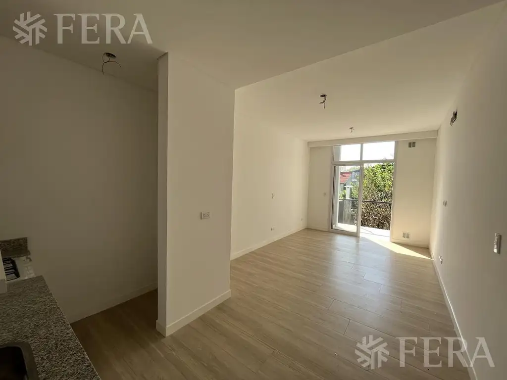 Venta de Departamento 1 ambiente con balcón y parrilla en Bernal