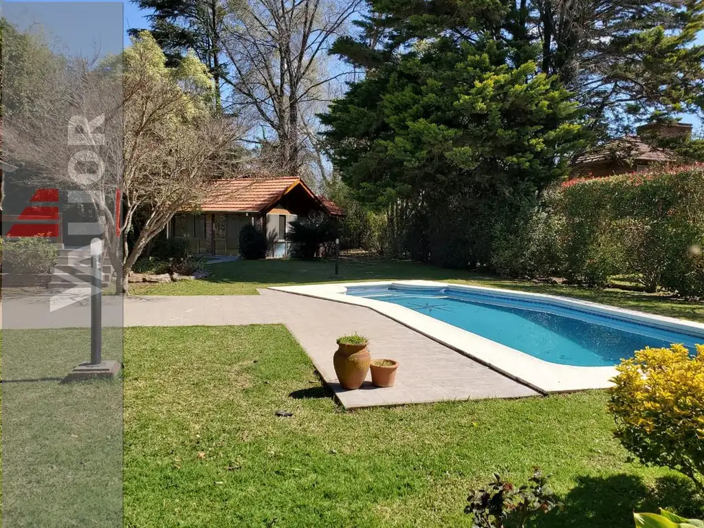 Country Club Mapuche, Casa 5 Amb,  Garage, Parque, Quincho, Piscina!