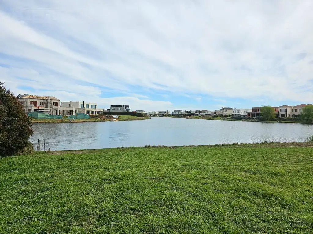 Terreno al lago en venta en el Barrio Muelles, Puertos / Escobar