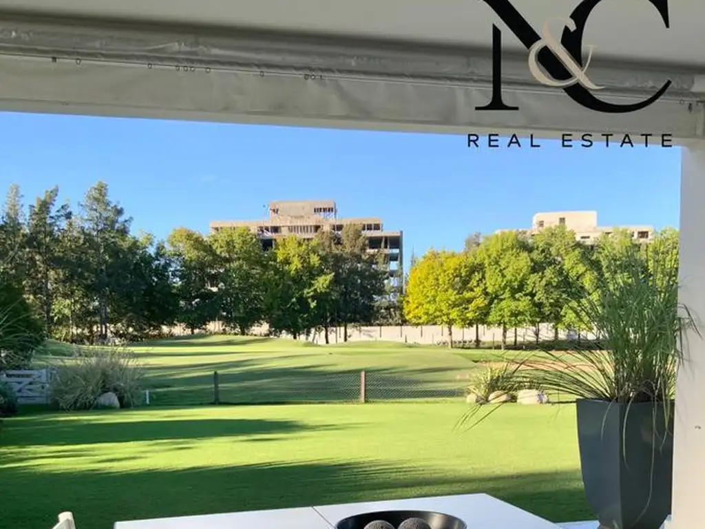 Casa en Venta en Abril Club de Campo